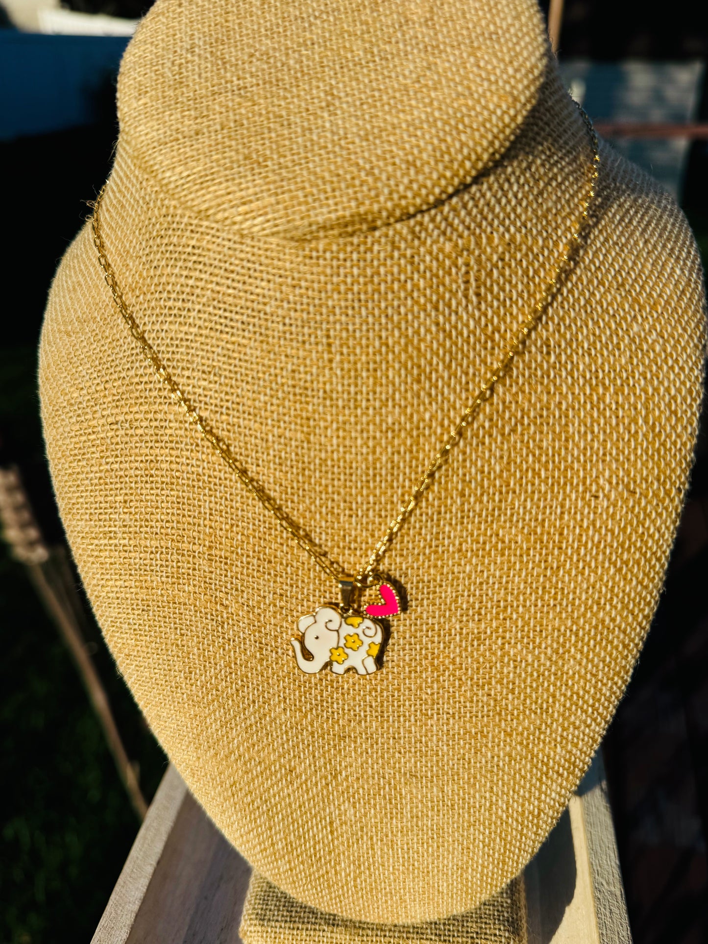 Elefante Necklace with Pink  Heart Charm.